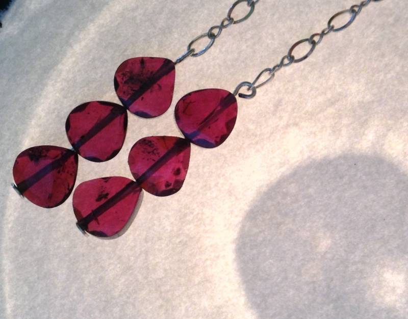 Rote Granat Edelstein Ohrringe Love Stärke Rote Granat Edelstein Ohrringe Love Stärke von RatnaRaniBracelets