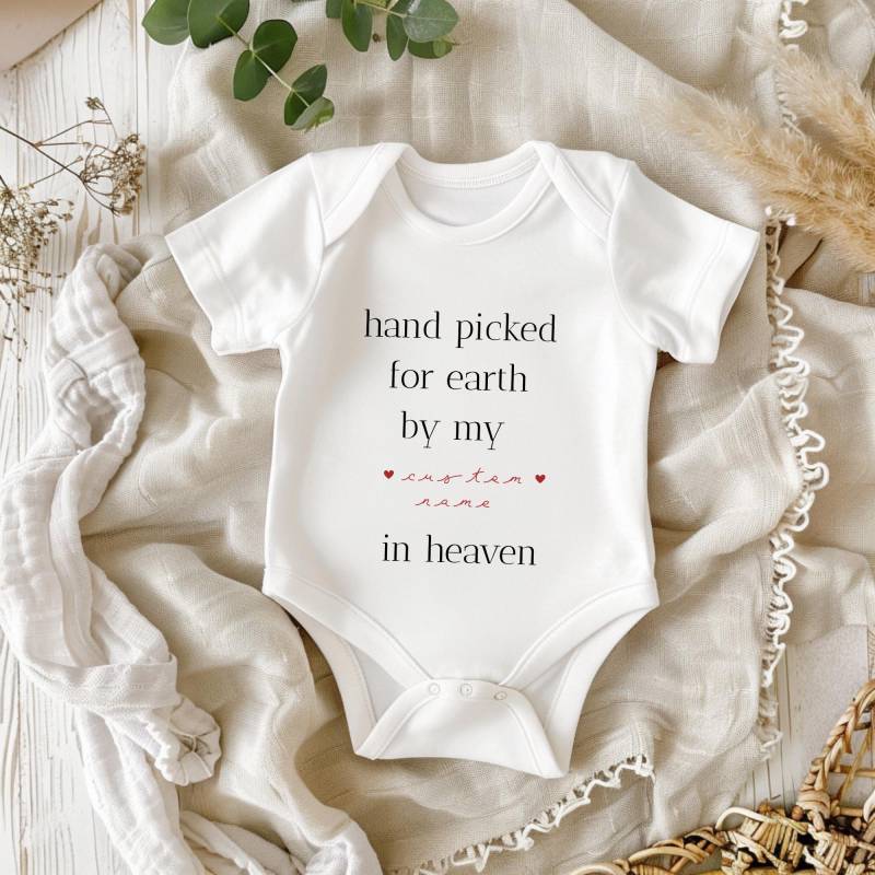 Personalized Baby Bodysuit - Hand Picked For Earth By My Angel in Heaven Memorial Gift Custom Name Onesie Gedenk Body von RaupeTee