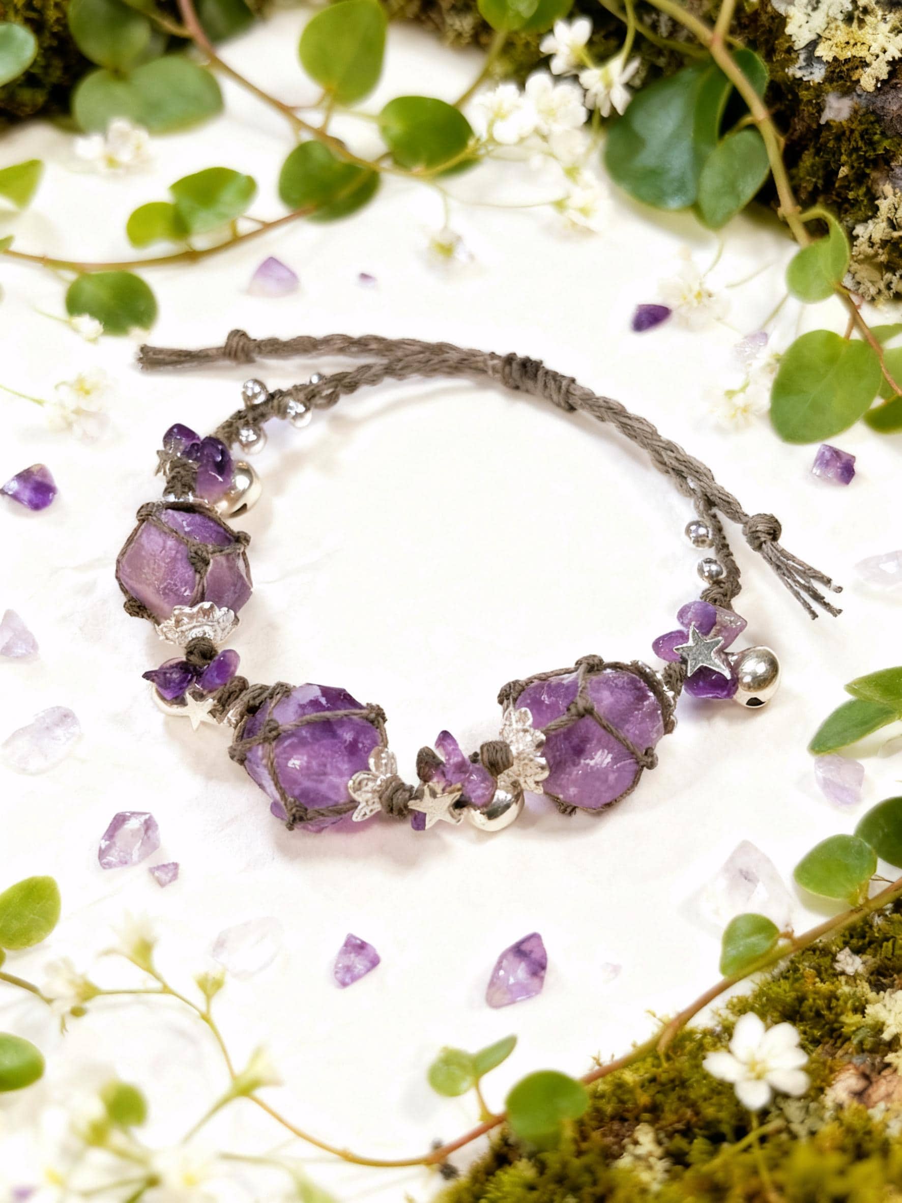 Fairycore Armband Aus Amethysten Und Silber Sterne - Handgemachter Makramee Witchcore Dunkle Feen Hexen Schmuck, Geburtsstein von RavenAndStones
