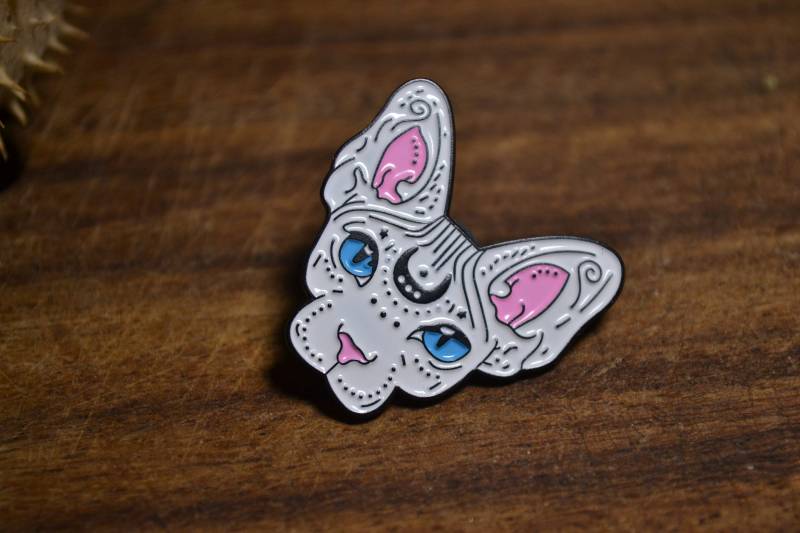 Pin "Futura" Pin "Futura" von RavenHeartJewellery