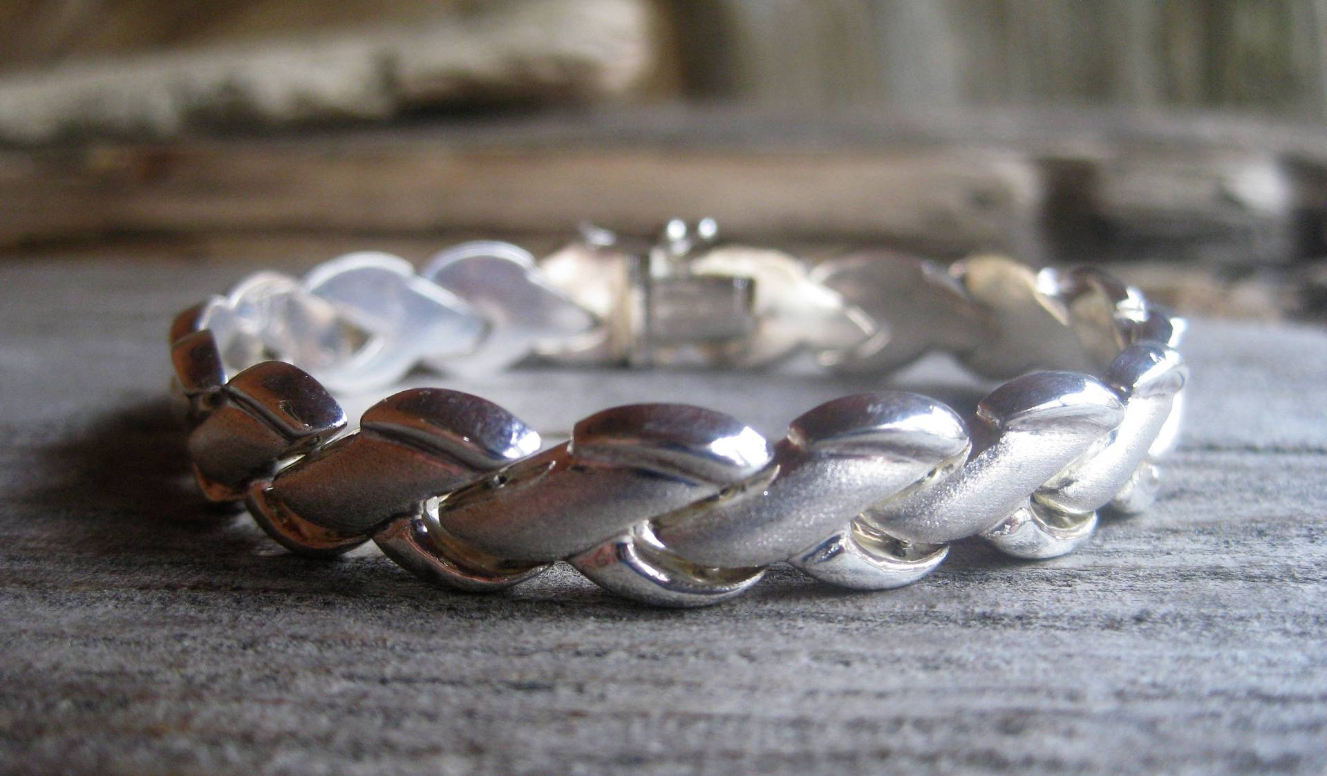 7" Sterling Armband Satin Und Polnisch Strukturierte Links, Sicherheitsverschluss. Leicht Zu Tragen, Gestapelt Oder Allein. Sehr Hübsch von RavenHillArt