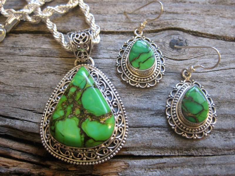 Grün Türkis Sterling 2" Anhänger 20" Halskette & Ohrringe Parure Set. Echter Stein Mit Kupfer Matirx Handarbeit, Tragbare Kunst von RavenHillArt
