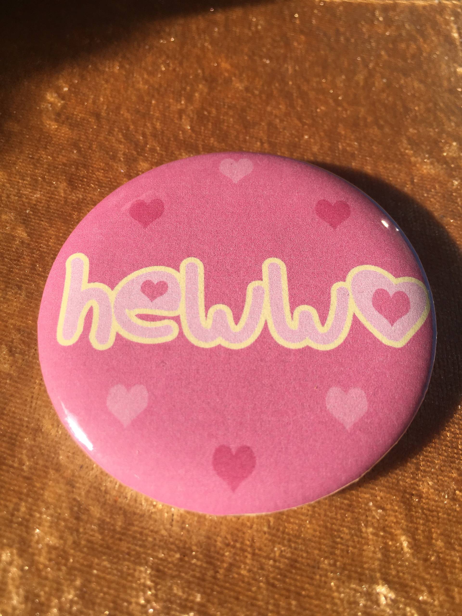 Hewwo-Abzeichen von RavenRangerDesigns