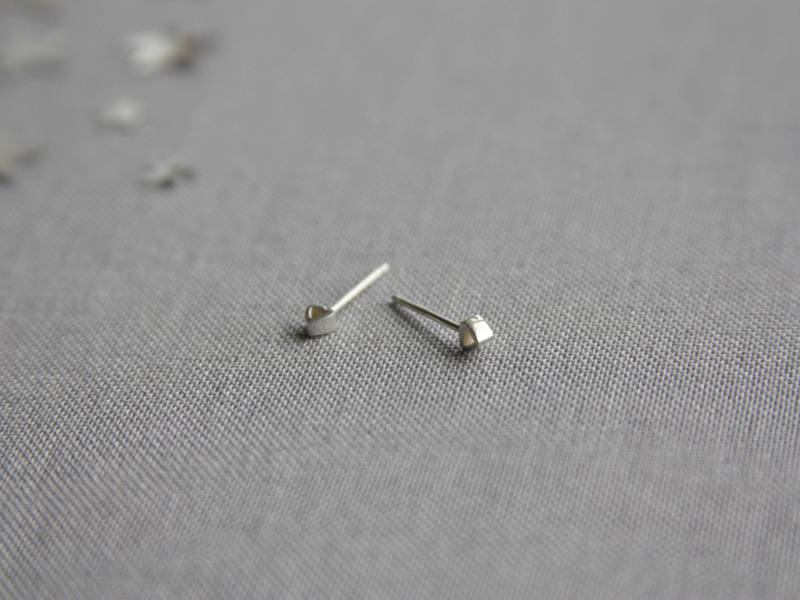 Dreieckohrstecker Aus Sterlingsilber von RavenTusonJewellery