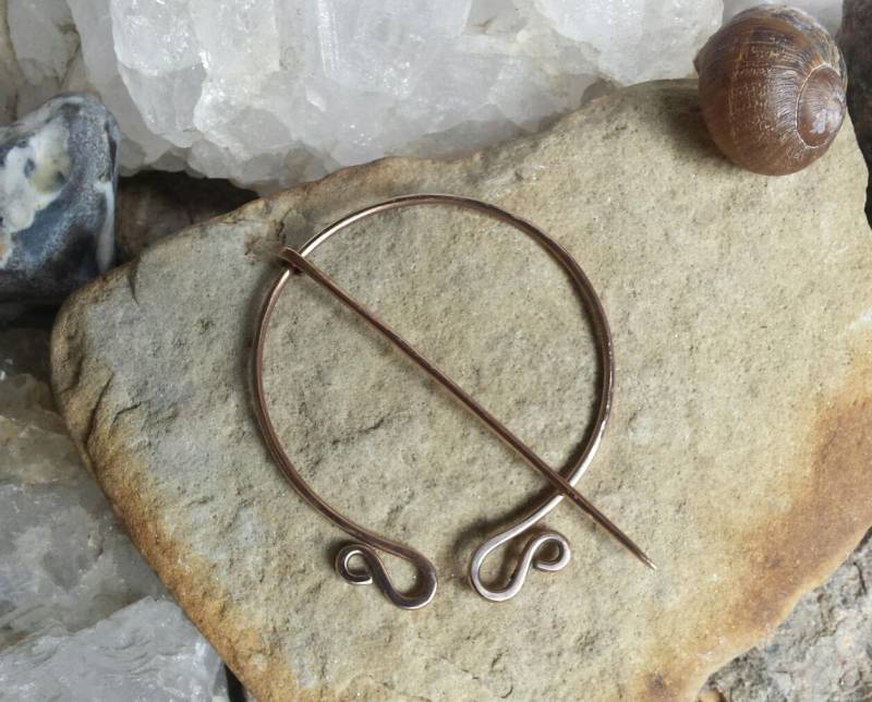 Bronze-Brosche von Ravenstonz