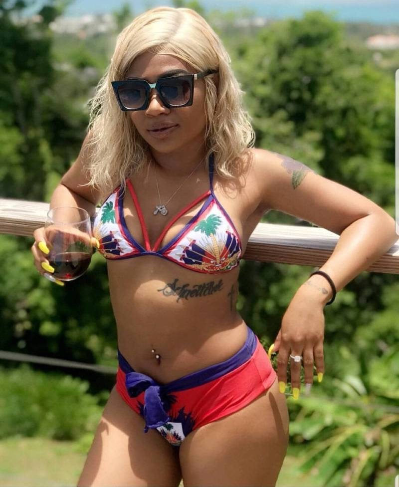 Haiti Flagge Zwei Stück Bogen Badeanzug von RavishingCreations