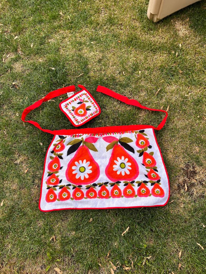 Vintage Mod Handtuch Frottee Birnen Print Schürze von RavishingRetro