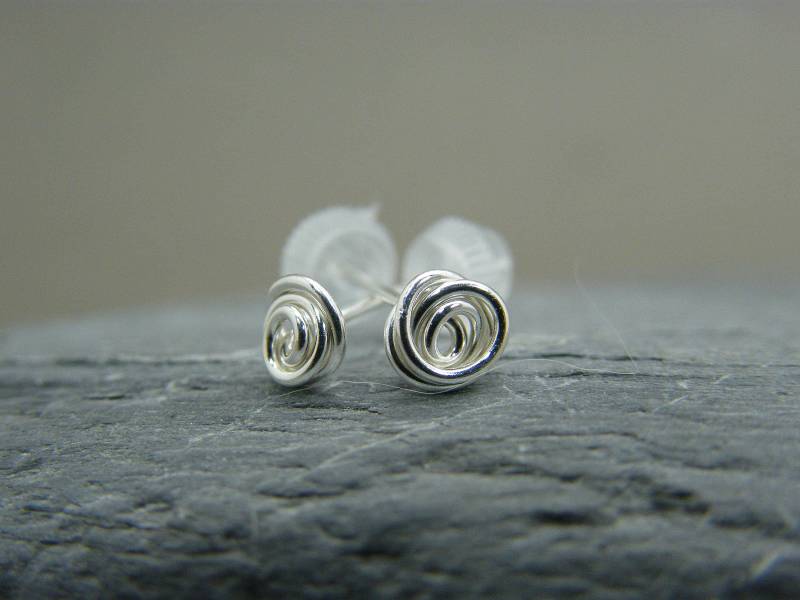 sterling Silber Rose Ohrstecker Handgemachtes Swirl Design von RawByAnnemarie