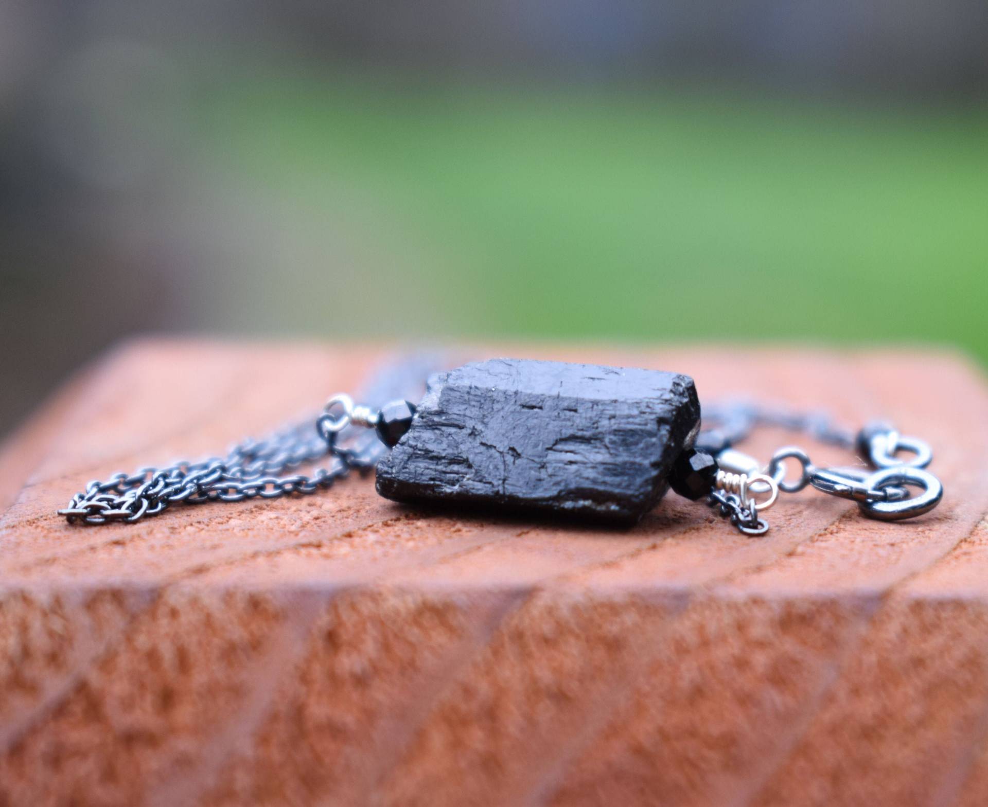 16 Zoll Empath Kette Rohstein Schmuck Schwarz Turmalin Gunmetal Halskette Mit Einzelstein von RawStonesJewelry