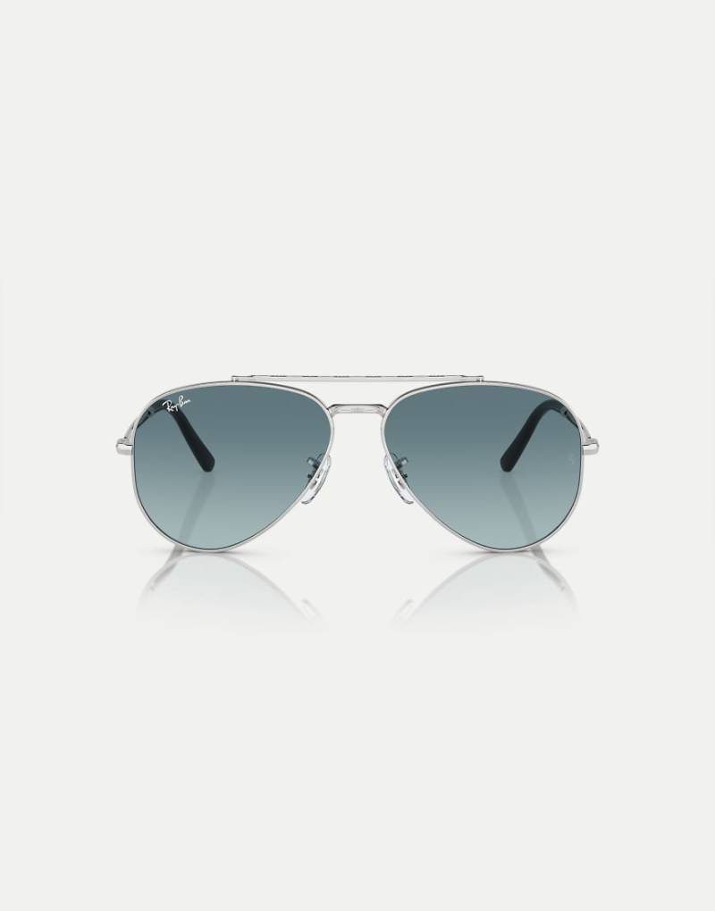 Ray-Ban - New Aviator - Sonnenbrille in Silber-Optik mit blauen Gläsern von Ray-Ban