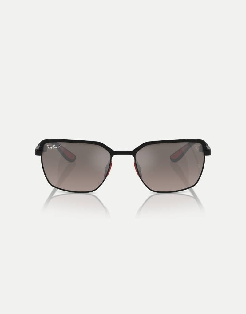Ray-Ban - Rb3743m - Scuderia Ferrari Collection - Eckige, polarisierte Sonnenbrille in Schwarz auf Schwarz mit grau verspiegelten Gläsern von Ray-Ban