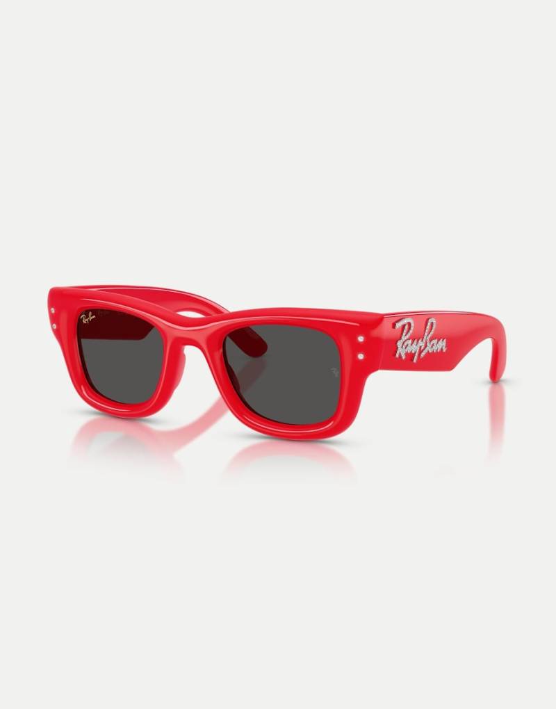 Ray-Ban - Wayfarer Crystal Edition - Gewölbte, eckige Sonnenbrille in Rot mit schwarzen Gläsern und Strassverzierung von Ray-Ban