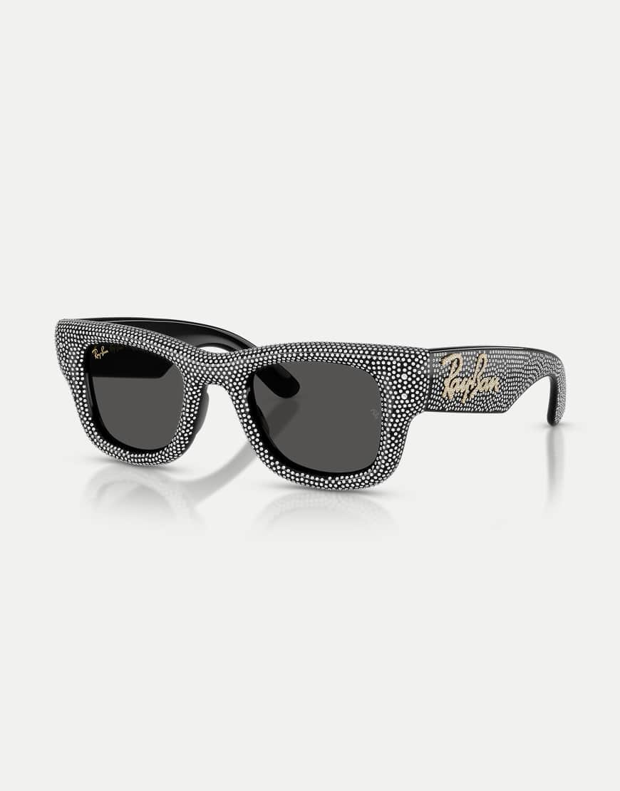 Ray-Ban - Wayfarer Crystal Pavé Edition - Gewölbte, eckige Sonnenbrille in Schwarz mit schwarzen Gläsern und Pavé-Strassverzierung von Ray-Ban