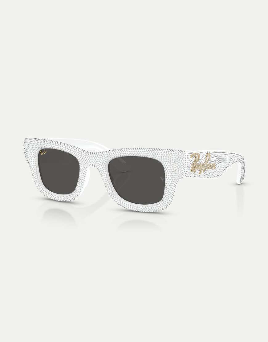 Ray-Ban - Wayfarer Crystal Pavè Edition - Gewölbte, eckige Sonnenbrille in Weiß mit schwarzen Gläsern und Pavé-Strassverzierung von Ray-Ban