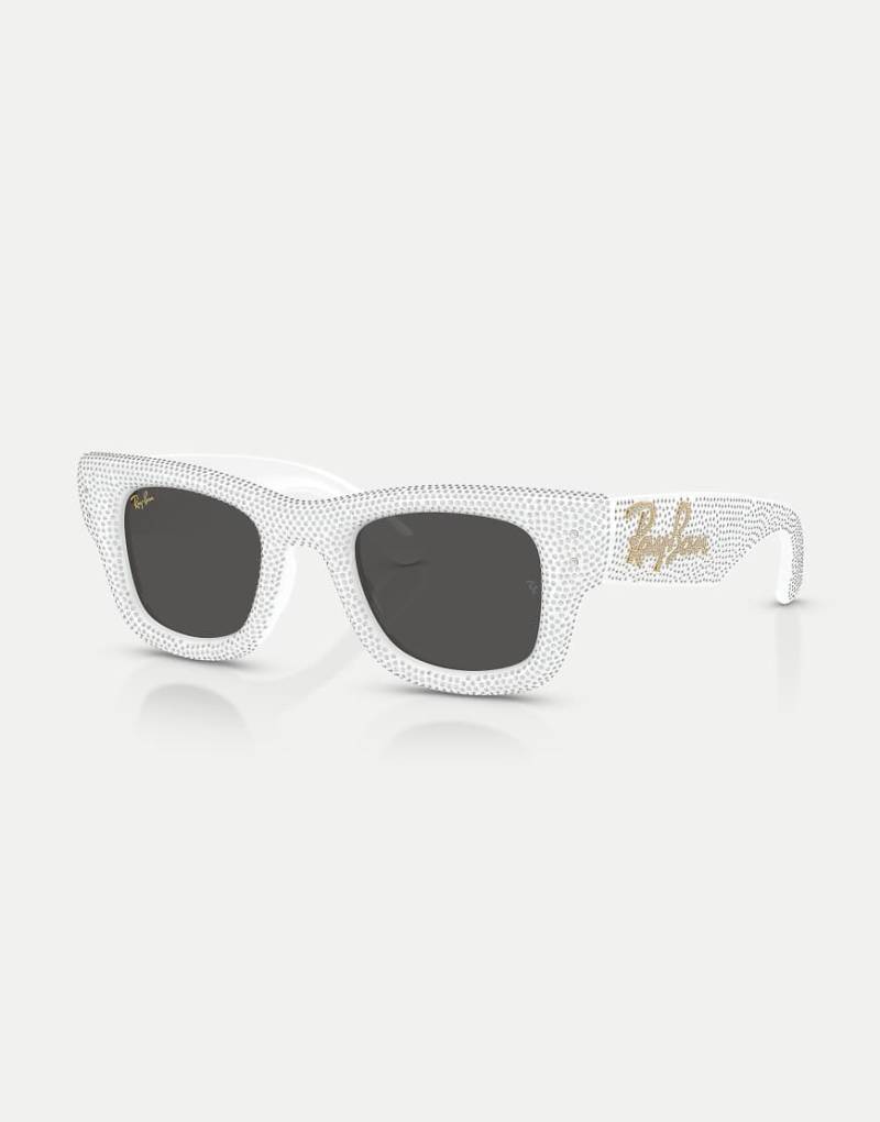 Ray-Ban - Wayfarer Crystal Pavè Edition - Gewölbte, eckige Sonnenbrille in Weiß mit schwarzen Gläsern und Pavé-Strassverzierung von Ray-Ban