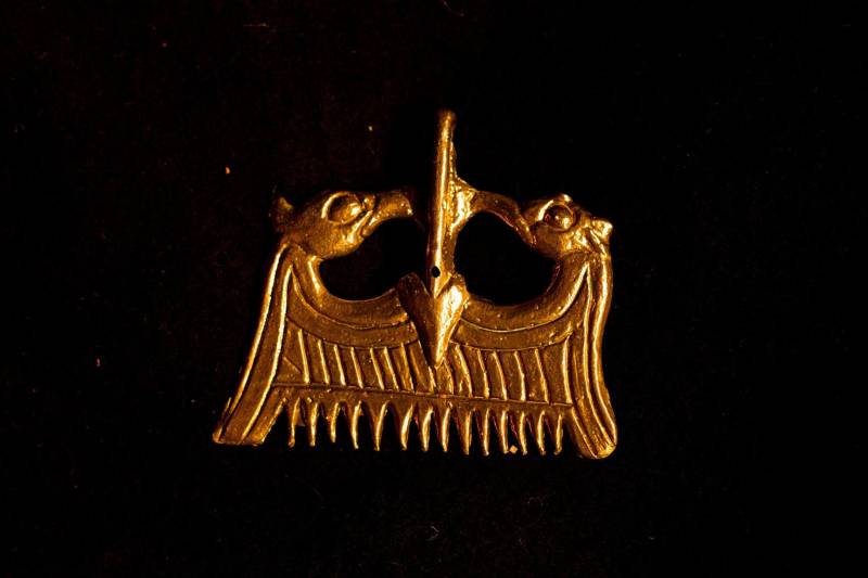 Drachen Und Herz Wikingerkamm - A-51 von RaymondsQuietPress