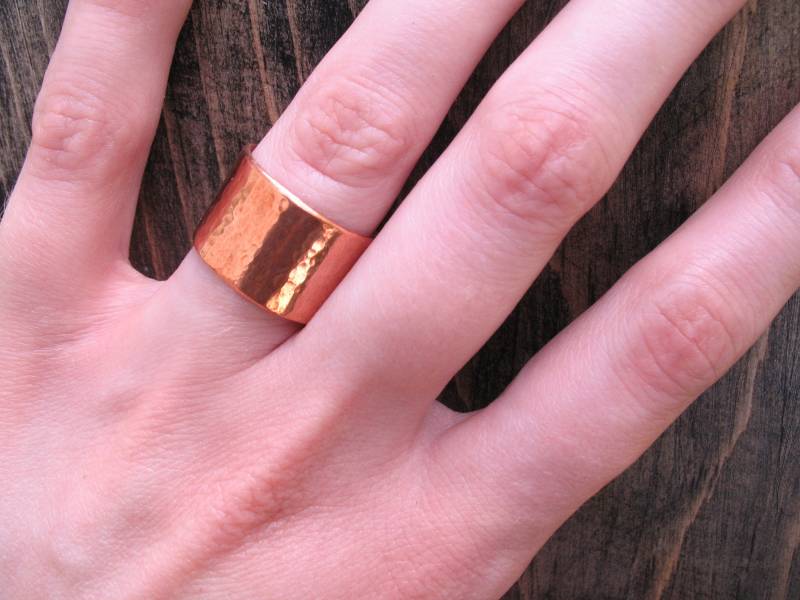 12 Mm Kupfer Verstellbare Breite Manschette Versprechen Ring - Gehämmert, Satin, Spiegel-Finish Rustikale Ehering Handgefertigt von Raynecloud