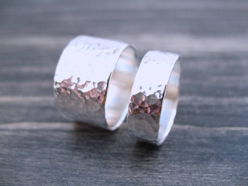 Argentium Sterling Silber Ring Gehämmert Breites Band, Widerstandsfähig Gegen Anlaufen von Raynecloud