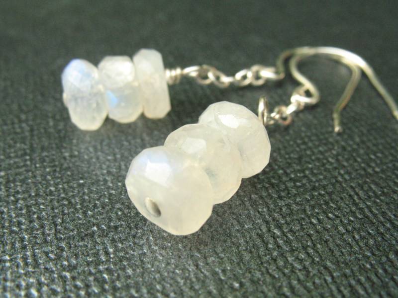 Regenbogen Mondstein Ohrringe Sterling Silber von Raynecloud