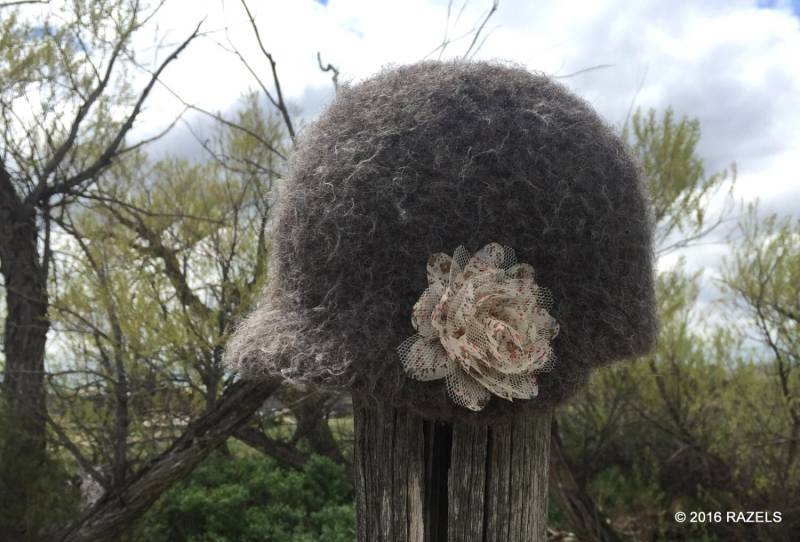 Winter Wollfilz Mütze Mit Blume, Gefilzte Kappe von Razels