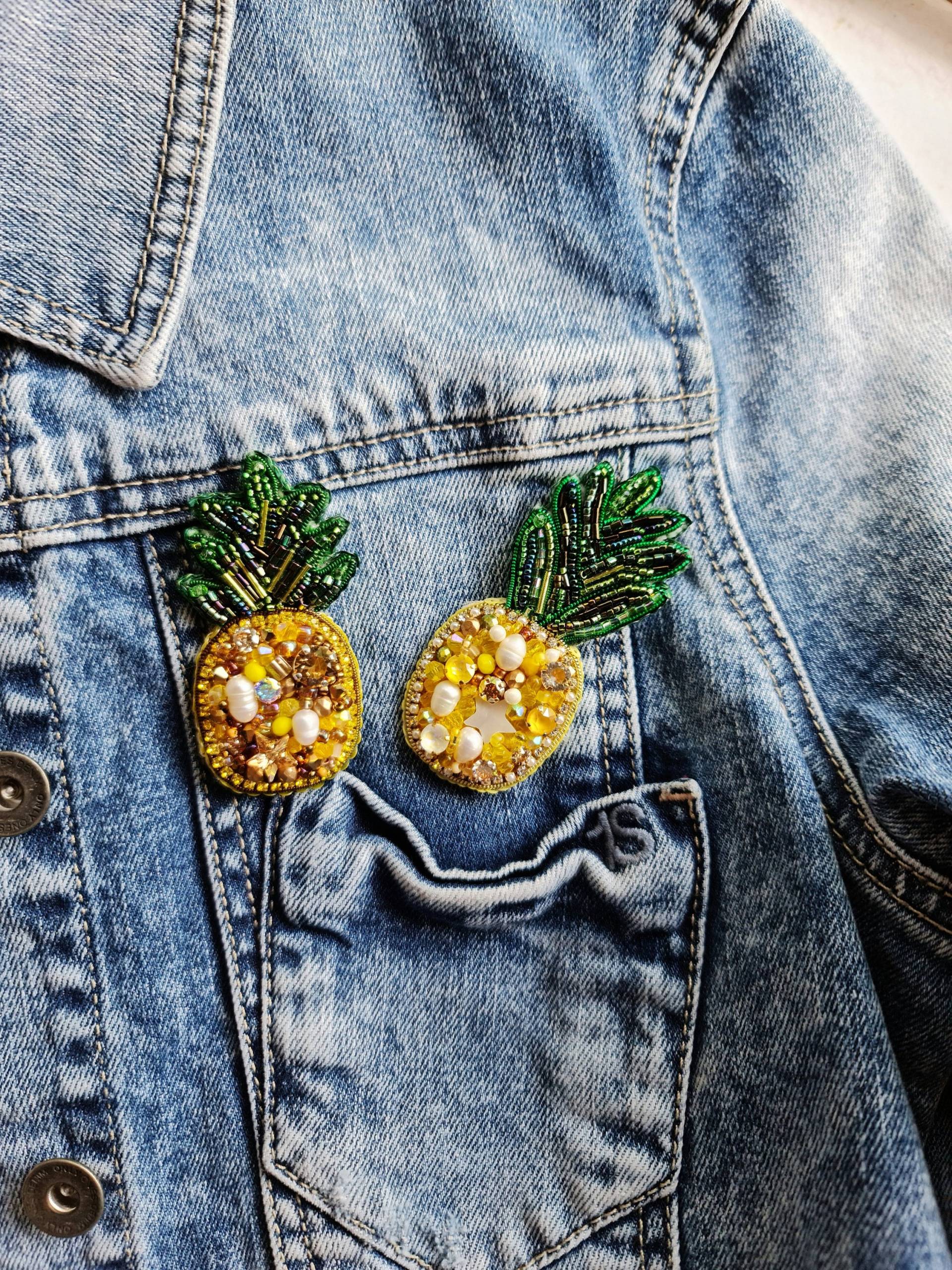 Ananas Gelbe Kleine Brosche, Für Ihn Und Ihre Geschenke Ananas Gelbe Kleine Brosche, Für Ihn Und Ihre Geschenke von RdjewelryDesigns