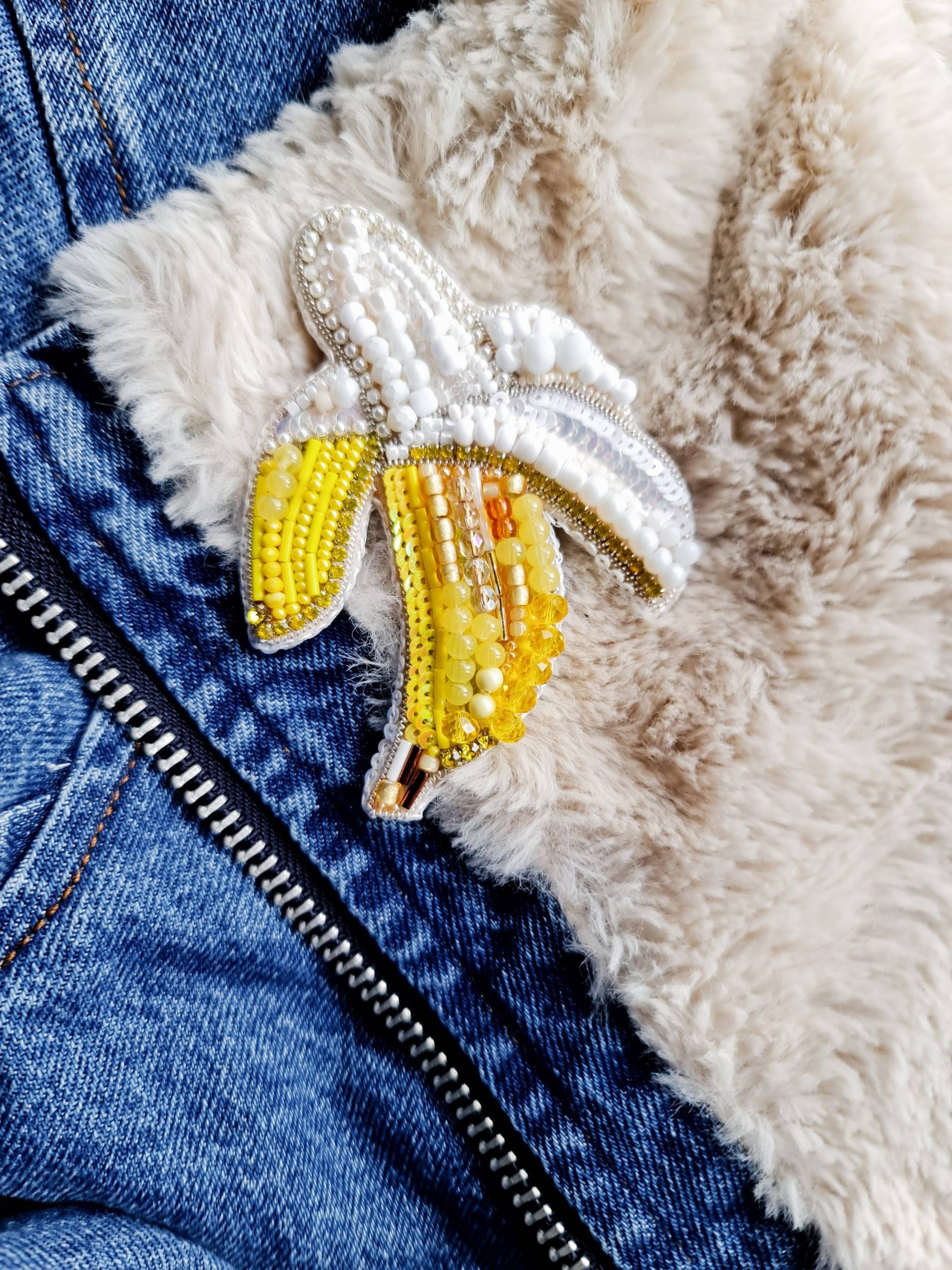 Bananenbrosche, Pflanzennadeln, Valentinstagsgeschenk Bananenbrosche, Pflanzennadeln, Valentinstagsgeschenk von RdjewelryDesigns
