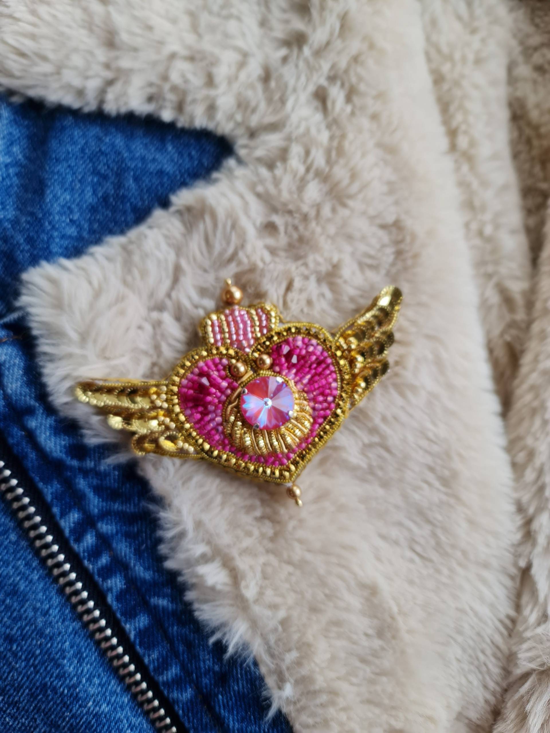 Bead Anime Perlen Brosche, Moonlit Magic Sailor Moon Brooch Collection von RdjewelryDesigns