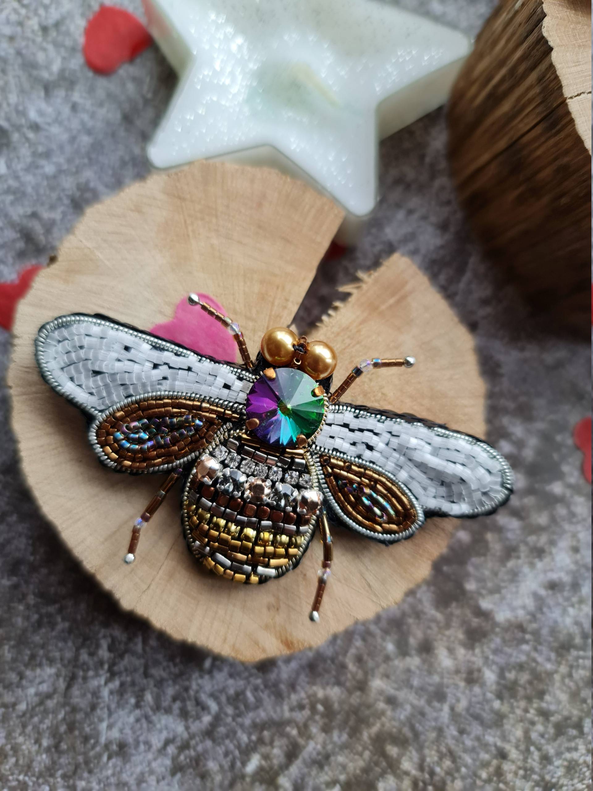 Bestickte Insekten Brosche, Bienen Schmuck von RdjewelryDesigns