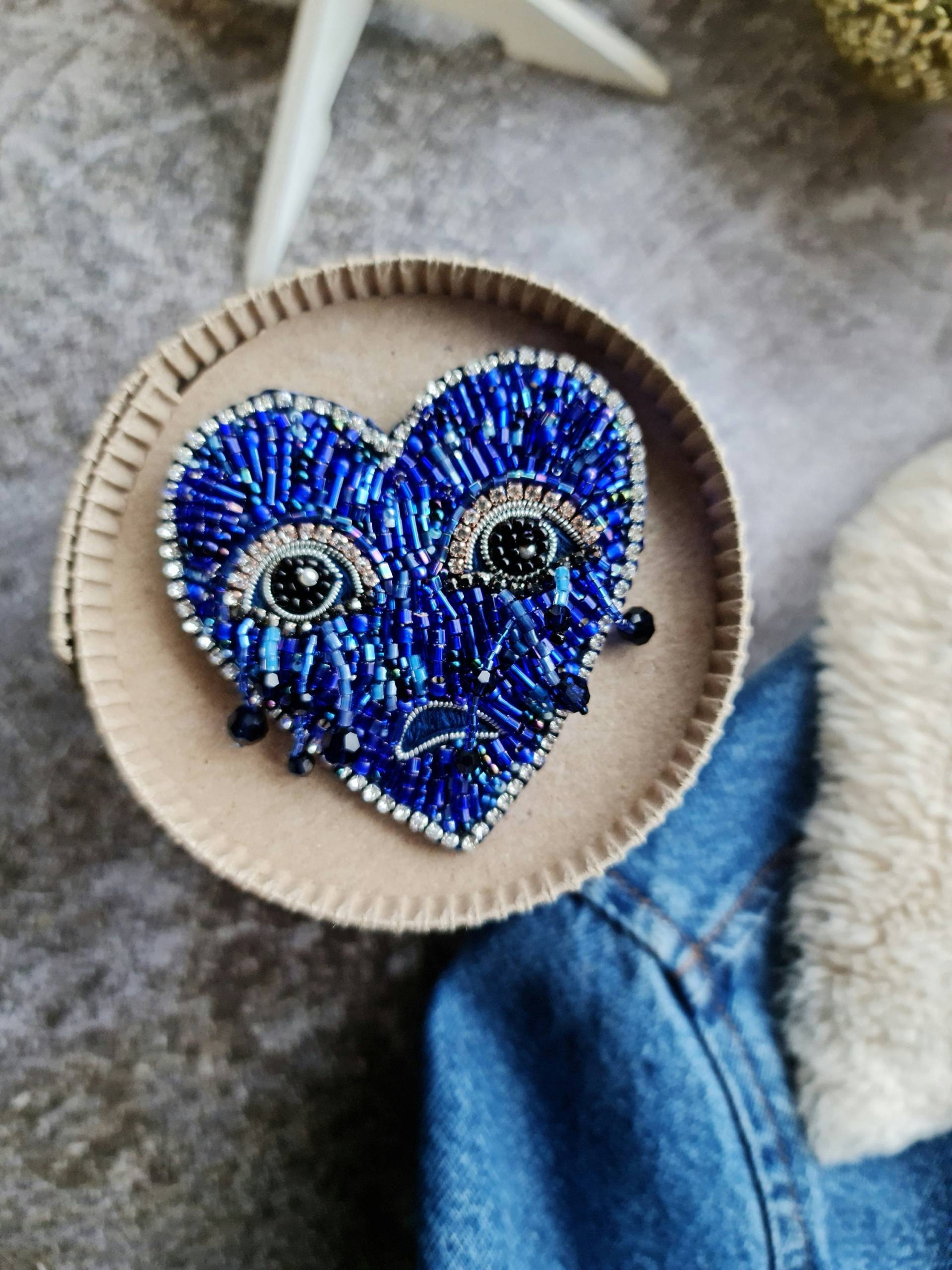 Blaue Herz Brosche, Valentinstag Geschenk Für Ihn von RdjewelryDesigns