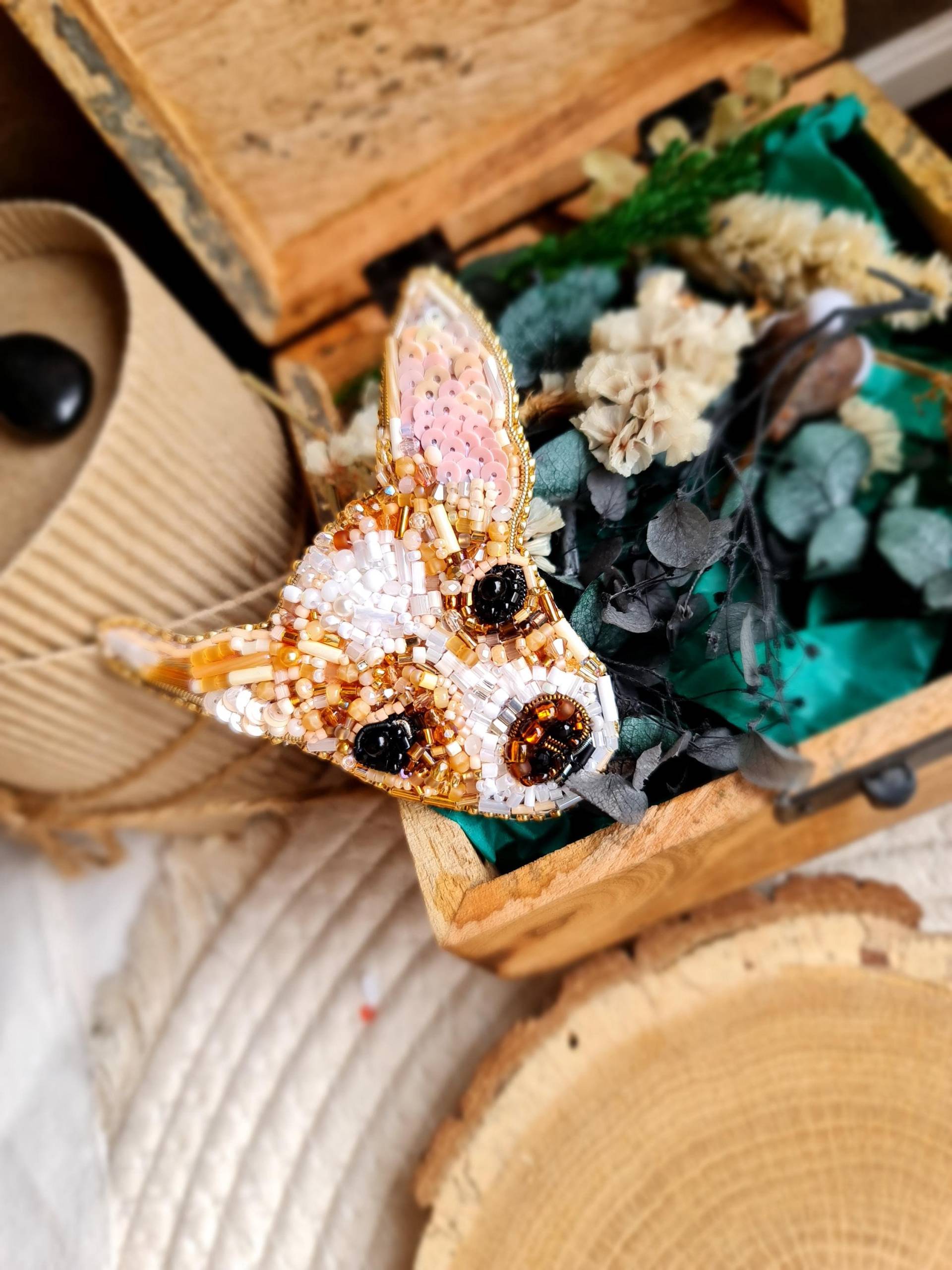 Chihuahua Benutzerdefinierte Haustier Porträt Brosche - Personalisierte Perlen Schmuck, Gedenkgeschenk, Einzigartiger Handgemachter Statement Pin Chihuahua Benutzerdefinierte Haustier Porträt Brosche - Personalisierte Perlen Schmuck, Gedenkgeschenk, Einzigartiger Handgemachter Statement Pin von RdjewelryDesigns