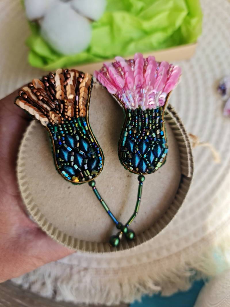 Distel Perlen Brosche, Blumenschmuck, Natürliches Geschenk Für Sie Distel Perlen Brosche, Blumenschmuck, Natürliches Geschenk Für Sie von RdjewelryDesigns