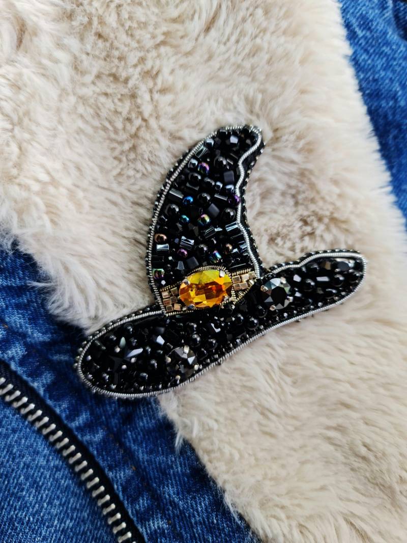 Handgemachte Handgemachte Hexenhut Brosche Für Halloween von RdjewelryDesigns