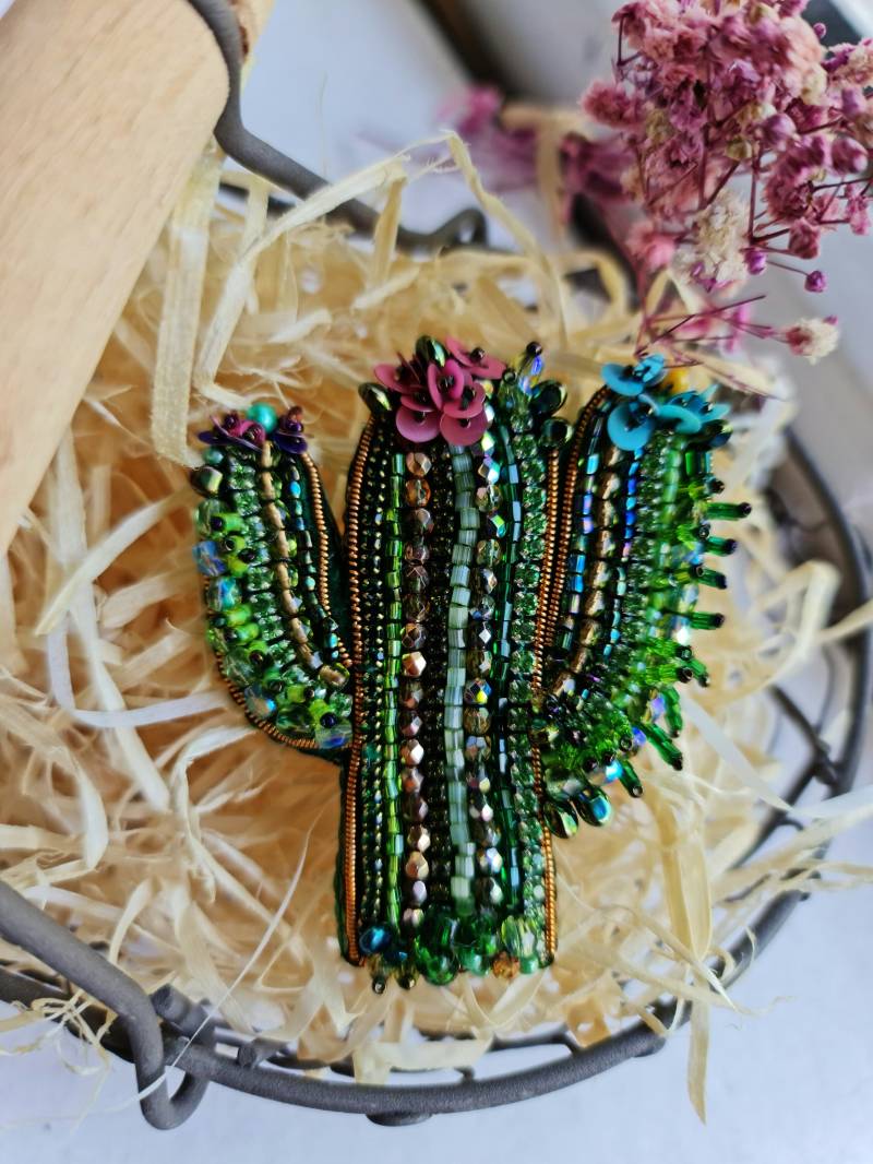 Perlen Brosche Kaktus Handgemachtes Geschenk Für Pflanzenliebhaber von RdjewelryDesigns