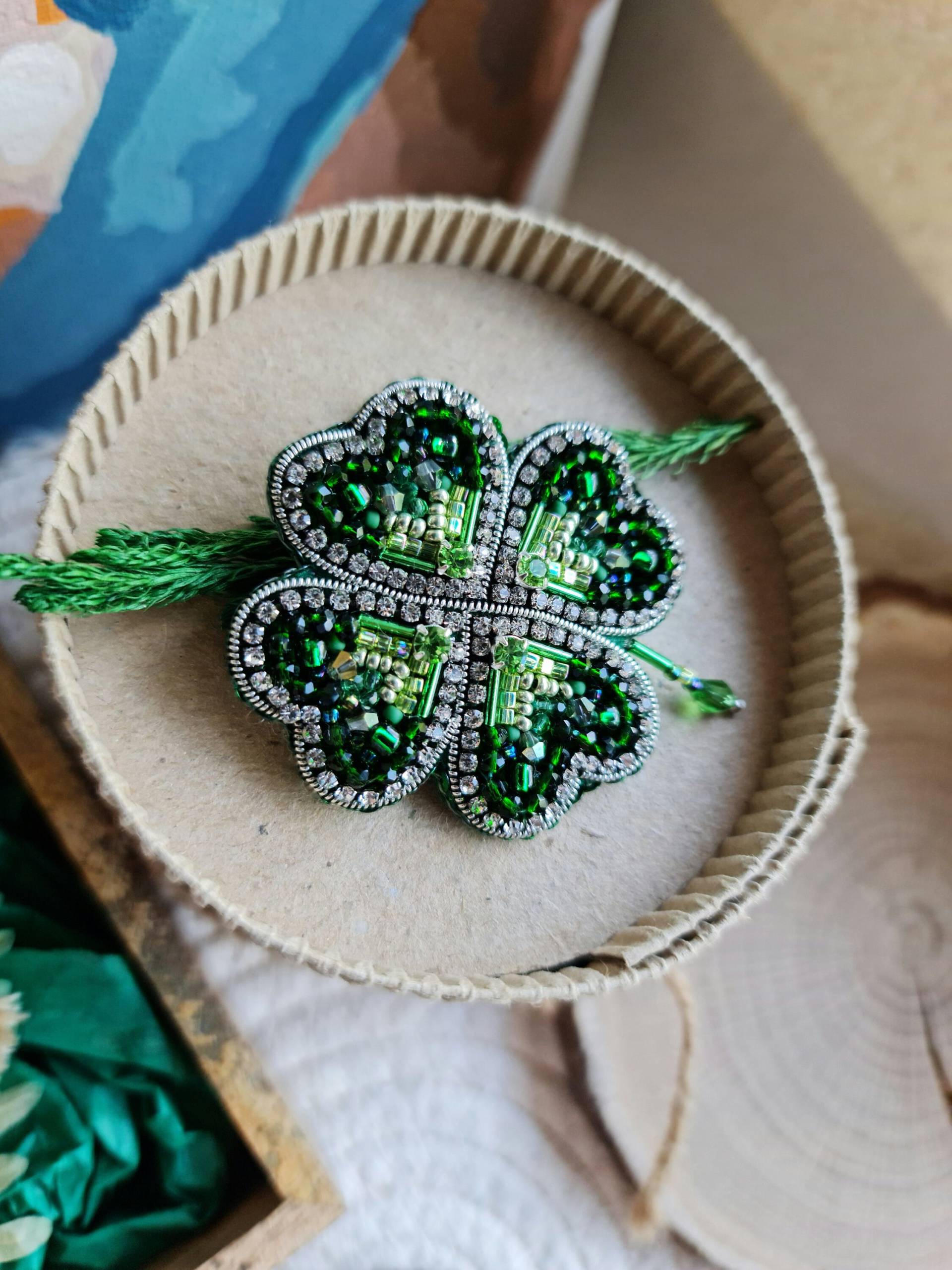 Kleeblatt Brosche, Brosche Für Frauen, St Patricks Day Geschenk von RdjewelryDesigns