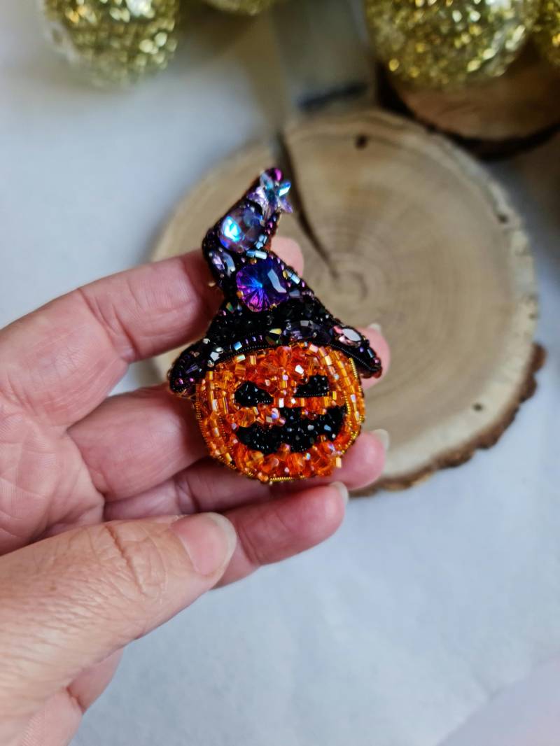 Kürbis Brosche Aus Perlen, Gruseliger Halloween Schmuck von RdjewelryDesigns