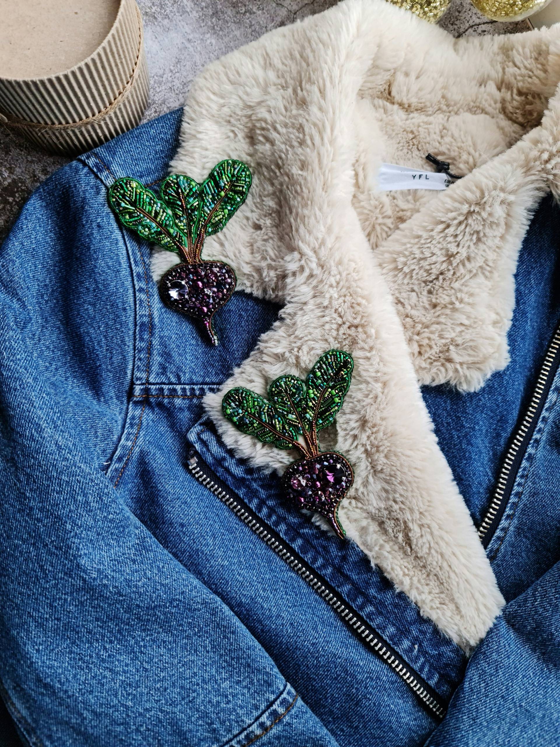 Lila Beete Pin Brosche, Perlen Schmuck von RdjewelryDesigns