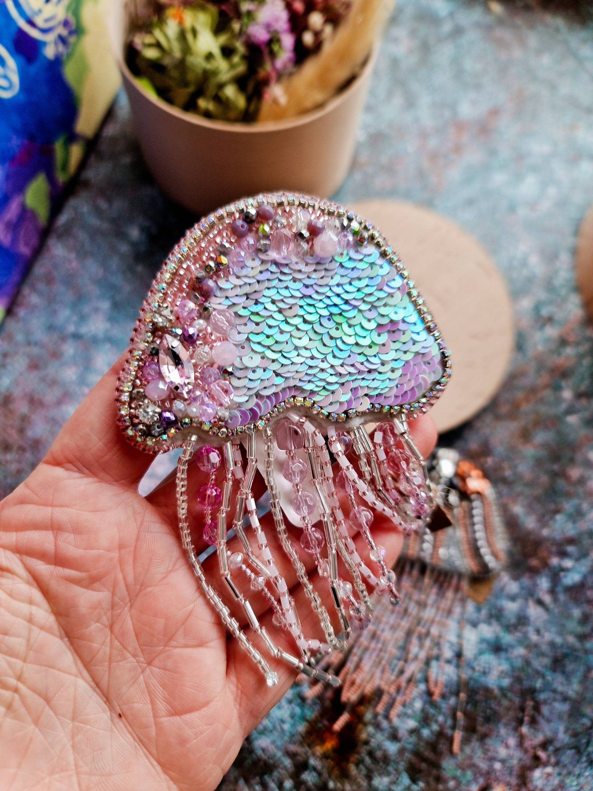 Meer Broschen Quallen Handgemachte Perlen Brosche Meer Broschen Quallen Handgemachte Perlen Brosche von RdjewelryDesigns