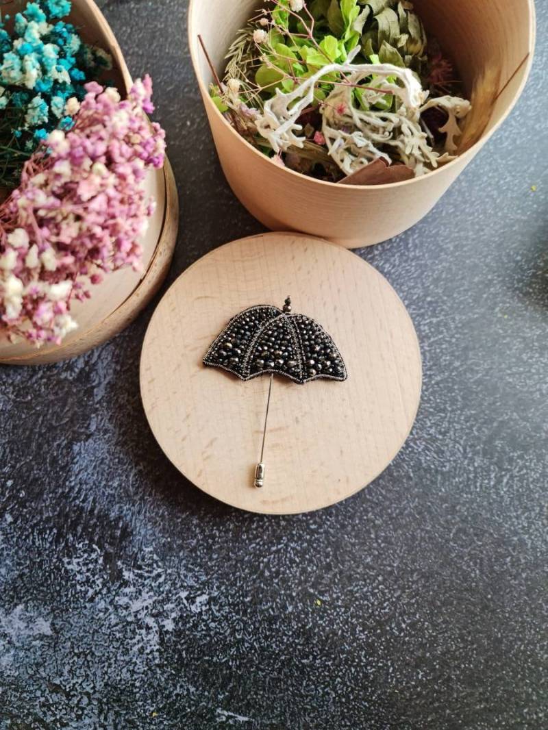 Regenschirm Pin, Brolly Perlenarbeit Brosche, Sonnenschirm Pin Regenschirm Pin, Brolly Perlenarbeit Brosche, Sonnenschirm Pin von RdjewelryDesigns
