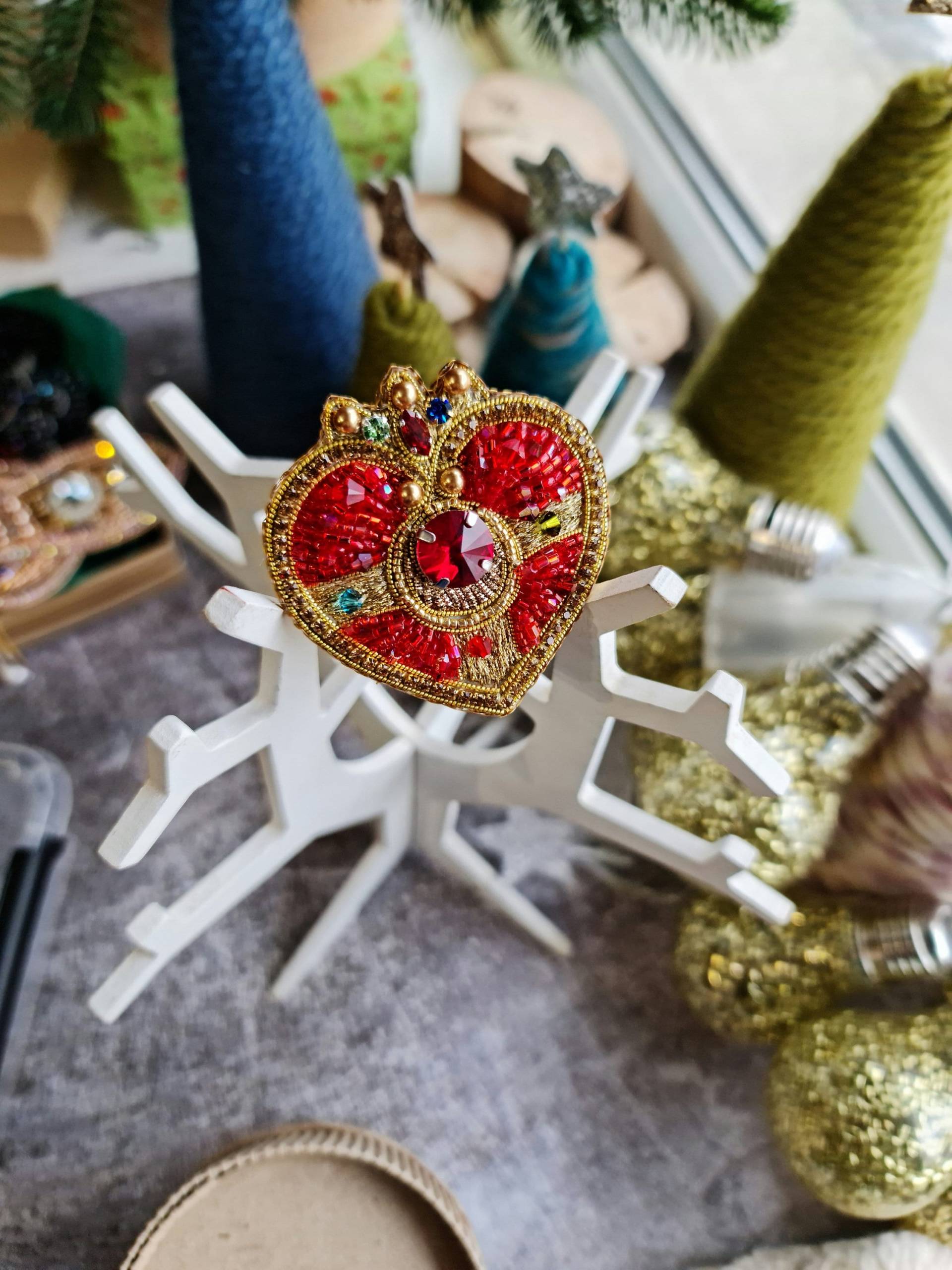 Sailor Moon Pin Perlen Brosche Valentinstag Geschenk Sailor Moon Pin Perlen Brosche Valentinstag Geschenk von RdjewelryDesigns