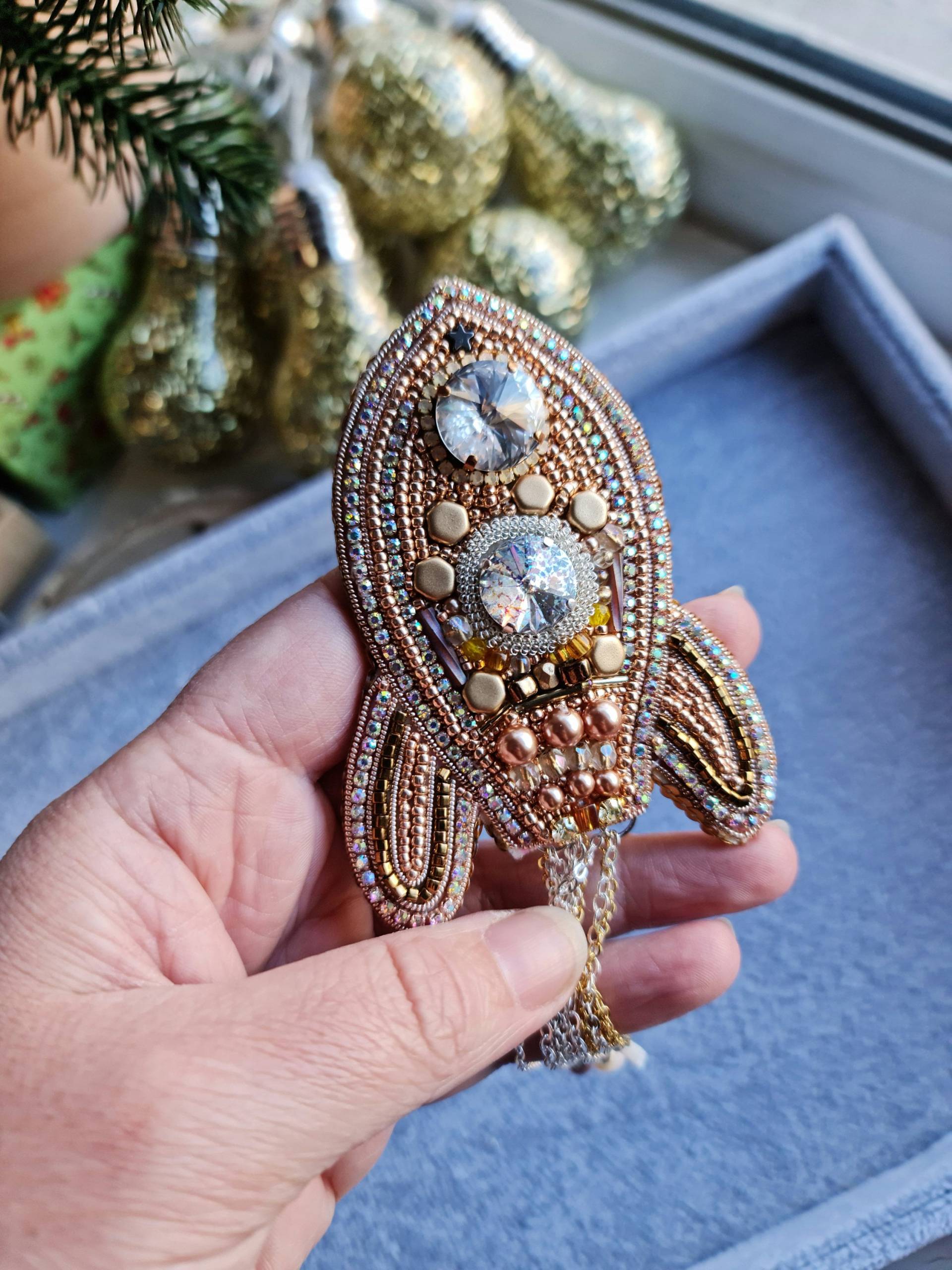 Stickdatei Rakete, Strass Perlennadel Stickdatei Rakete, Strass Perlennadel von RdjewelryDesigns