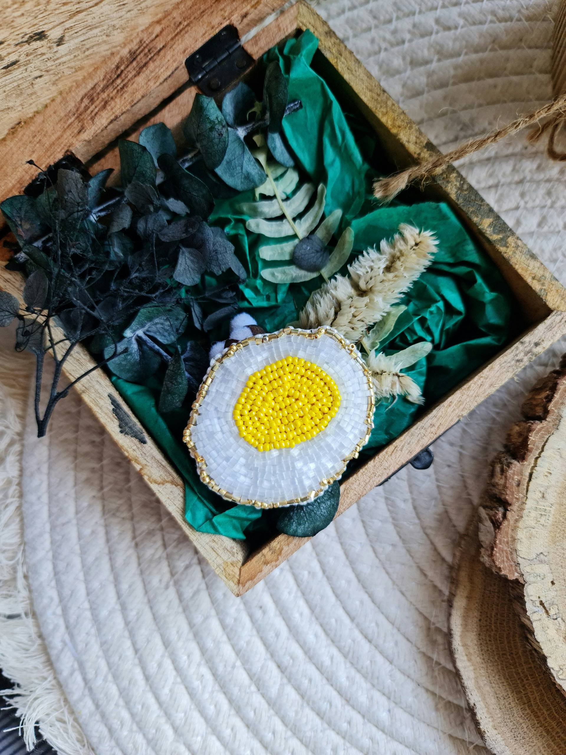 Sunny Side Up Handgemachte Spiegelei Perlen Brosche, Brosche Für Frau von RdjewelryDesigns