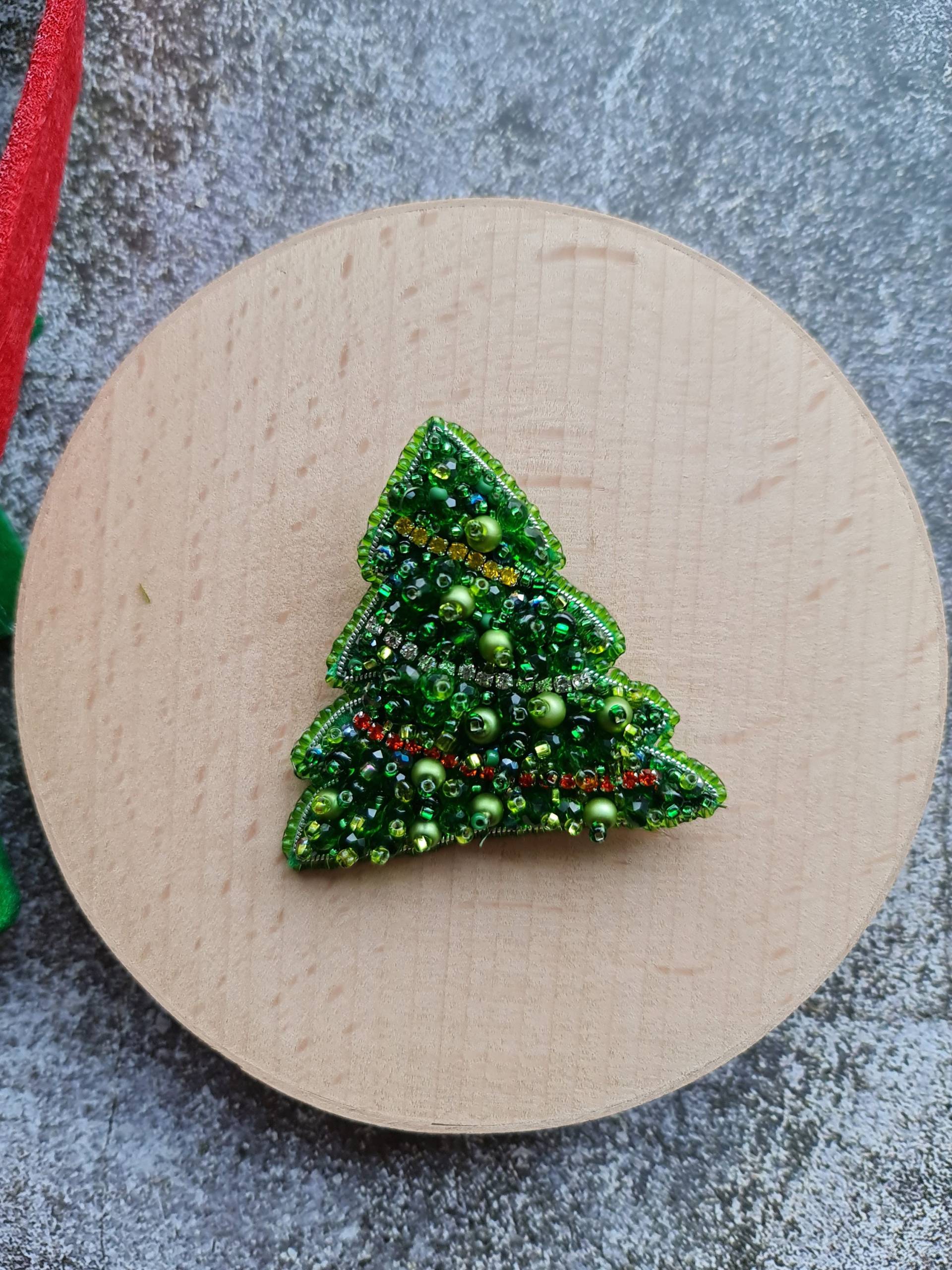Vintage Weihnachtsbaum Brosche Perlen Weihnachtsschmuck Vintage Weihnachtsbaum Brosche Perlen Weihnachtsschmuck von RdjewelryDesigns