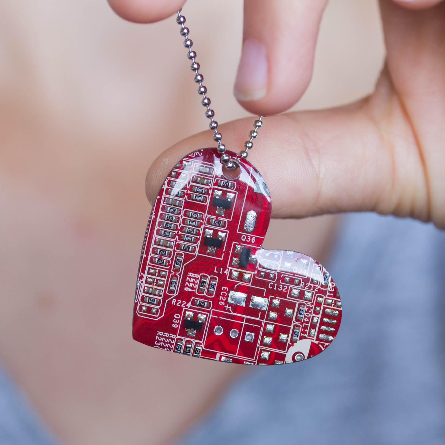 Herz Halskette, Recyceltes Platinen Herz, Techie Statement Valentinstag Geschenk von ReComputing