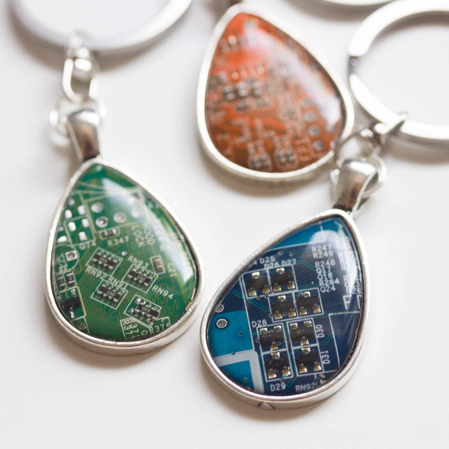 Platinen Schlüsselanhänger - Geeky Geschenk Technikfreak It Tropfen, Resin von ReComputing