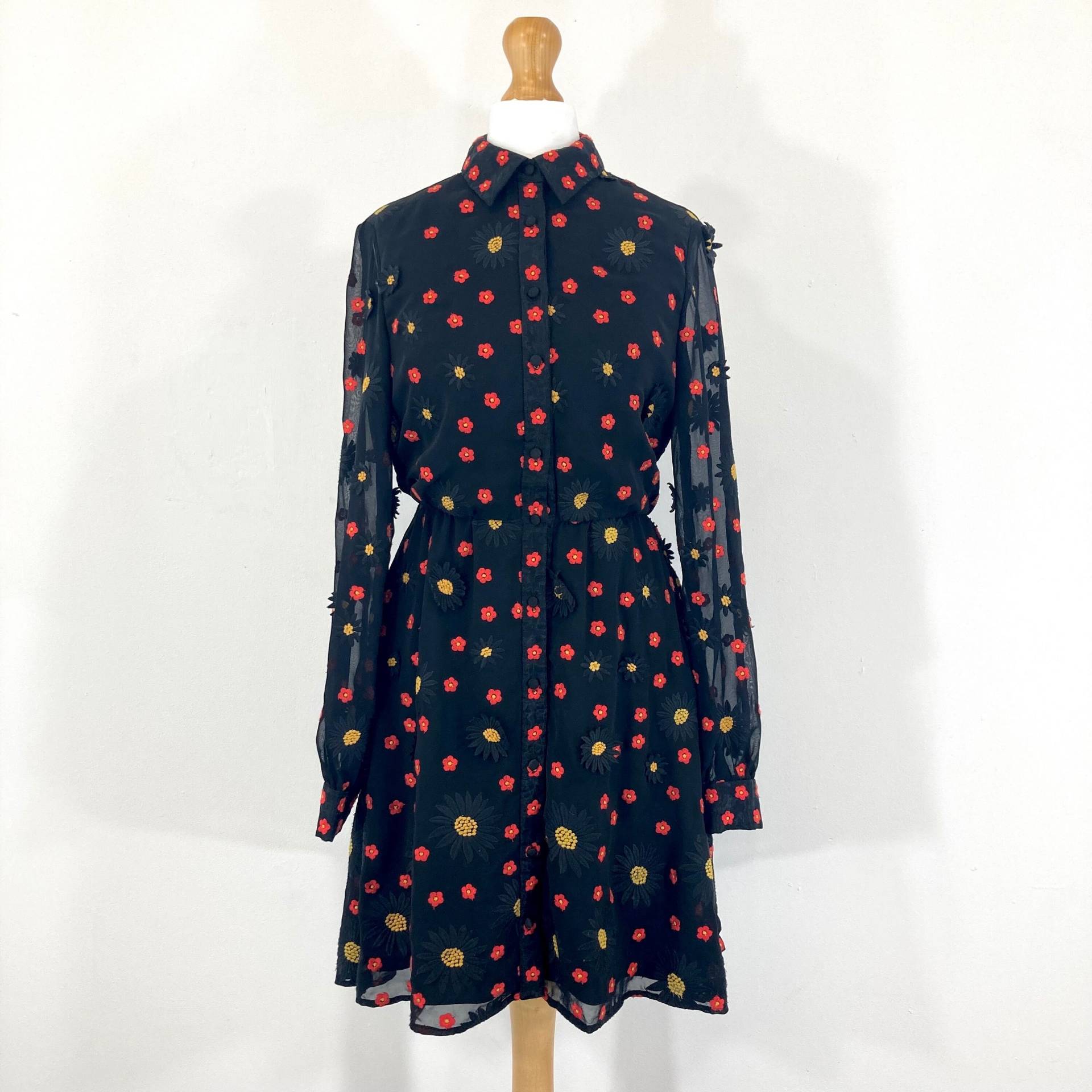 Besticktes Blumen Kleid/Alice + Olivia Schwarz Hemdblusenkleid Sheer Modern Vintage Größe 6 Besticktes Blumen Kleid/Alice + Olivia Schwarz Hemdblusenkleid Sheer Modern Vintage Größe 6 von ReFashionWardrobe