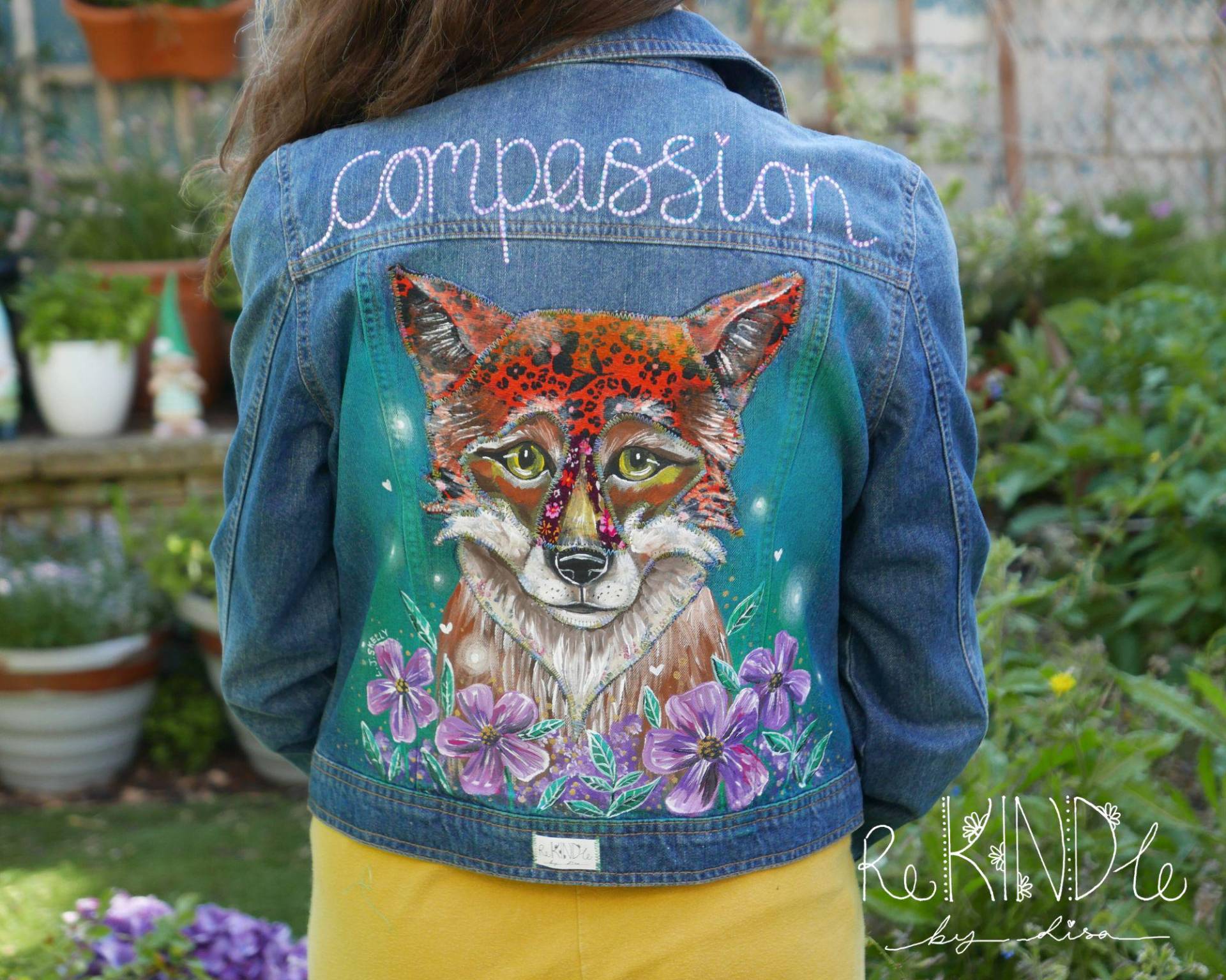 Upcycled Jeansjacke Größe 10/Hand Bemalt & Verziert Vegan Kleidung Anti Fuchs Tierrechte von ReKINDlebyLisa