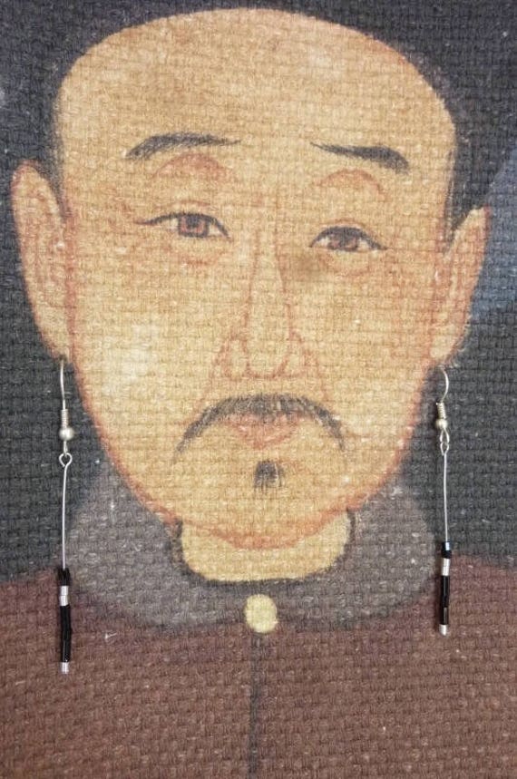 Perlenschmuck. Damenschmuck. Personalisierter Schmuck. Ohrstecker Aus Metall, Schwarze Und Silberne Perlen von ReKupTruKKreations