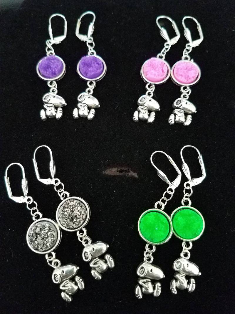 Hundeohrringe Mit Bunten Steinen Hundeohrringe Mit Bunten Steinen von RePurrposedWithLove