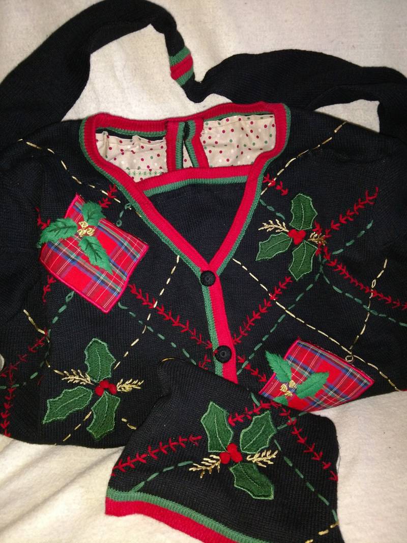 Schwarze Weihnachten Holly Pullover Geldbörse Mit Passenden Kosmetiktasche von RePursesDesigns