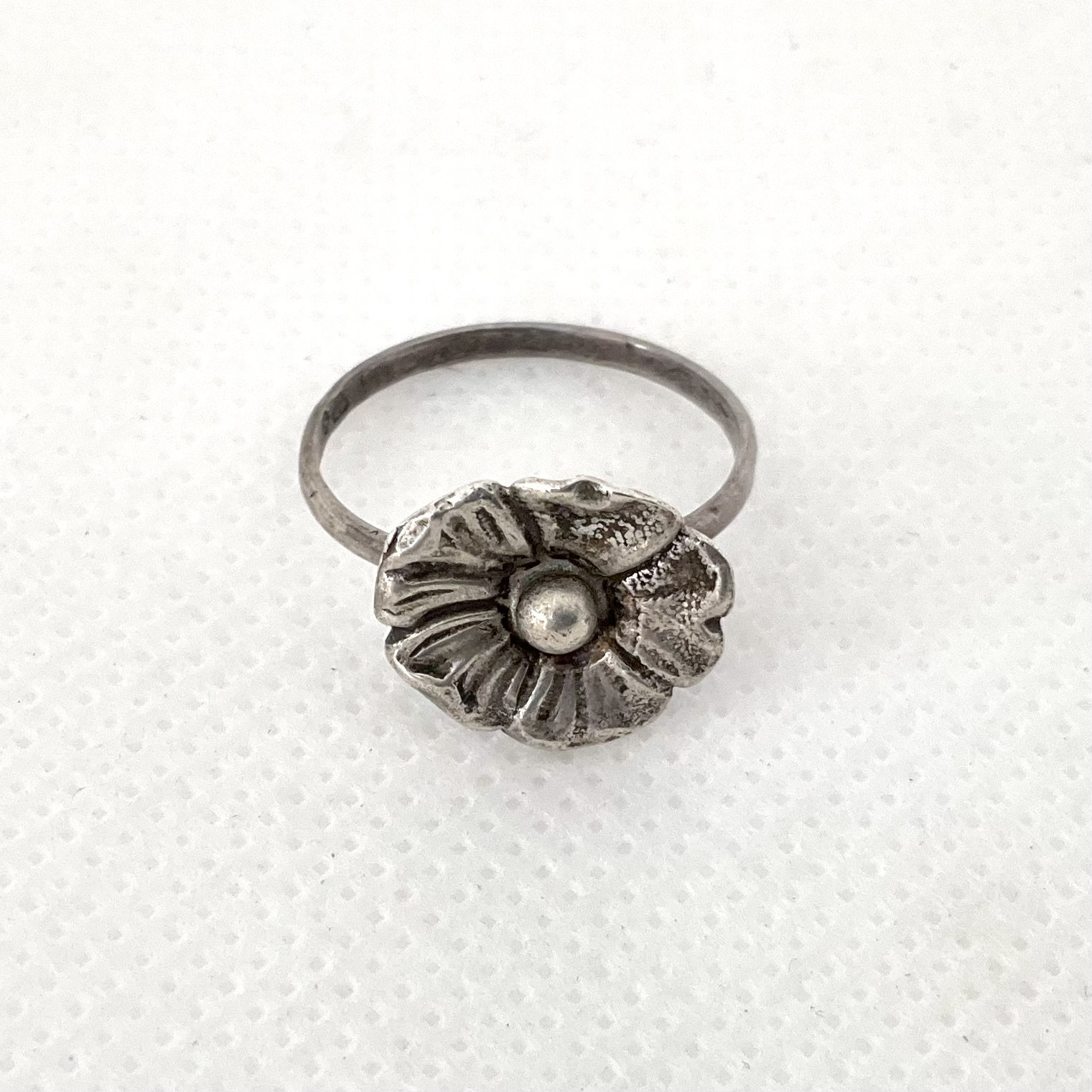 Zierlicher Vintage Silberring Mit Einer Blume, Größe 1/2 von ReTainReUse